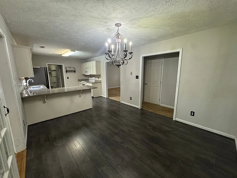 5870 McDonald Rd — Photo 34