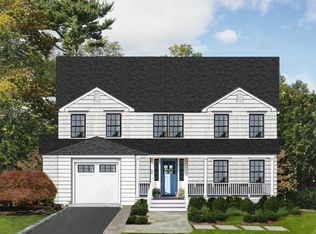 12 William St, Massapequa, NY 11758