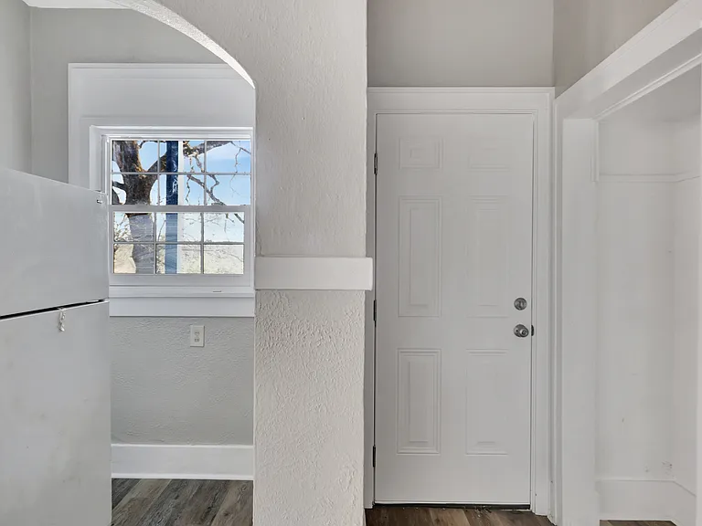 3409 W Markham St — Photo 22