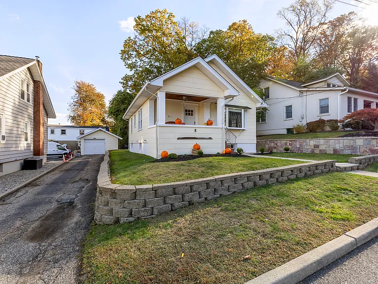 5 Hillside Ave — Photo 22