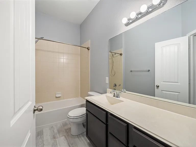 2406 Winter Trail Dr — Photo 26