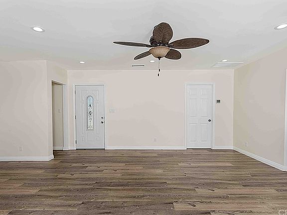 4th image of 10238 Woodley Ave