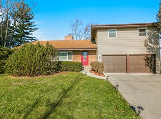 22W050 Squire Ln, Medinah, IL 60157