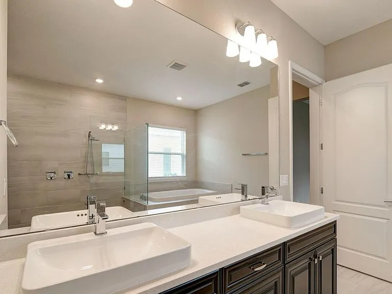 spa style master bath room