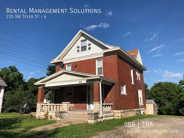 235 SW Tyler St #4 — Photo 1