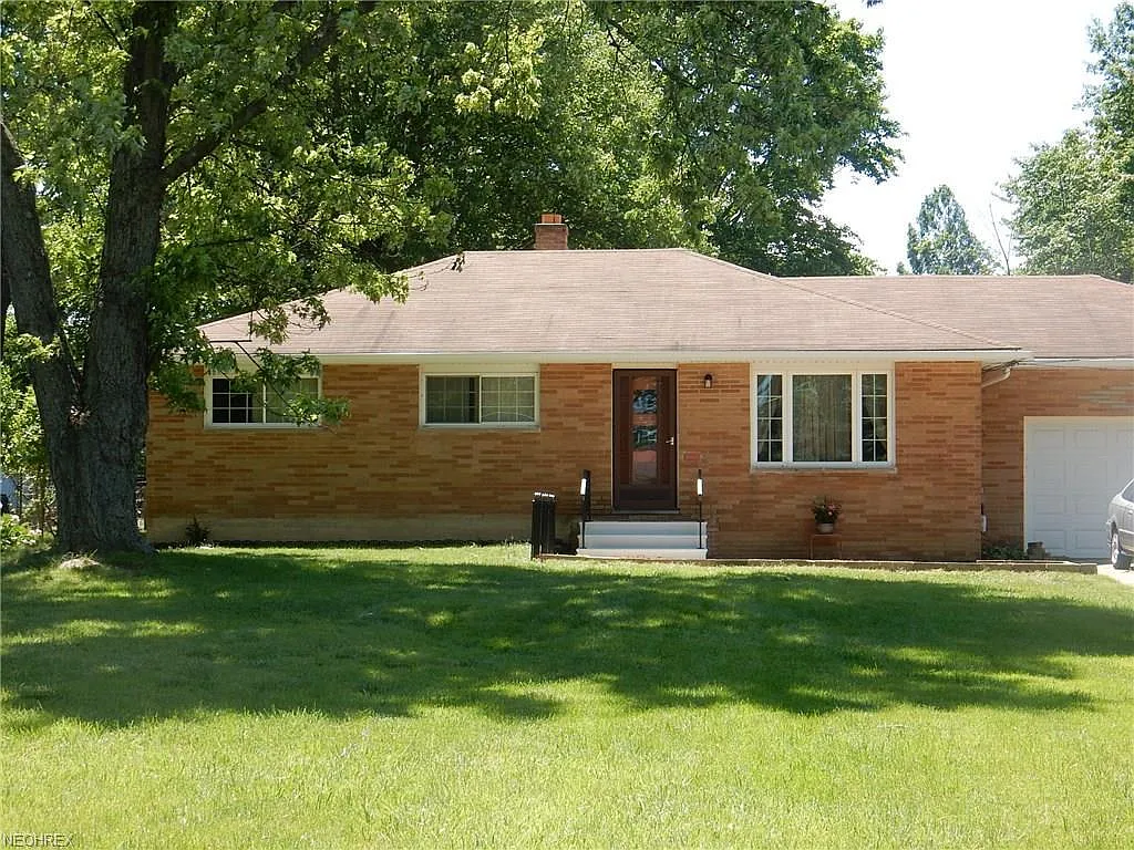 18873 Bonnie Ln photo 1