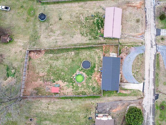 4th image of 2002 Ivanhoe Rd