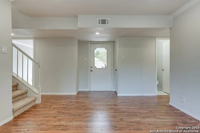 4 bed, 2.5 bath, 2251 sqft, $2,545 — Photo 4