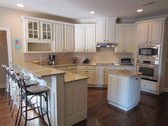 3rd image of 249 Bishop Farm Way