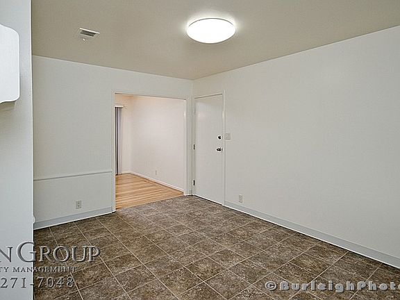 3rd image of 3728 Country Club Dr