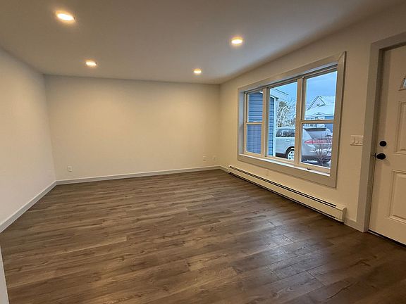 3rd image of 616 Ingalls Ave APT 2