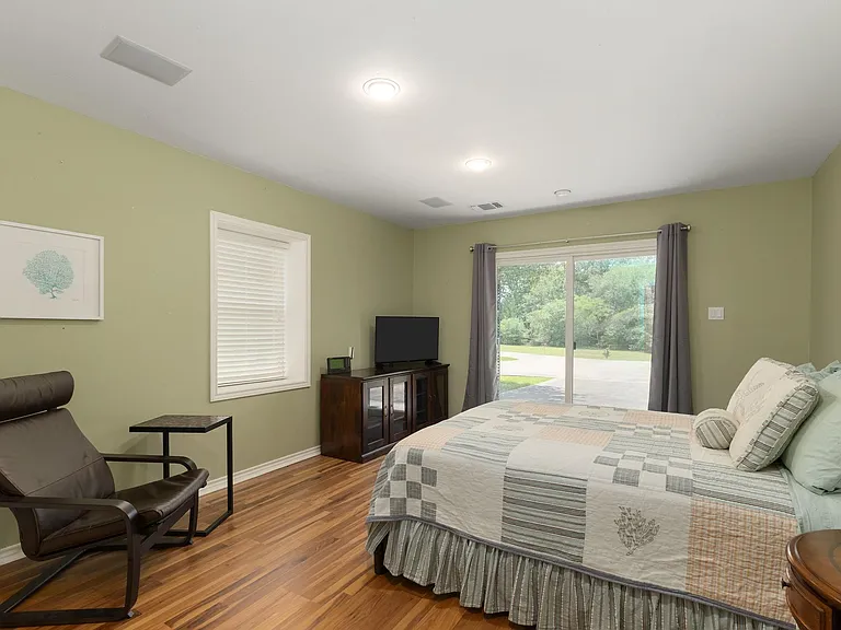 1072 Papenberg Ln — Photo 17