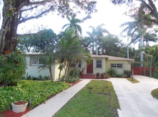 10 NE 160th St, Miami, FL 33162
