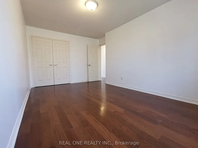 53 Hammersly Blvd — Photo 11