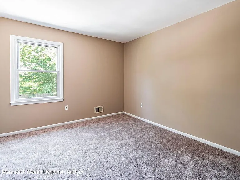 19A Emerald Dr #A — Photo 9