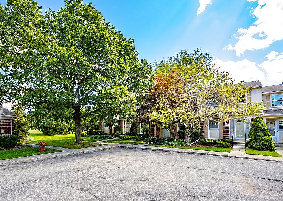 1st image of 1599 Brentwood Dr #544
