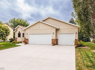 2427 Victoria Rose Dr S, Fargo, ND 58104