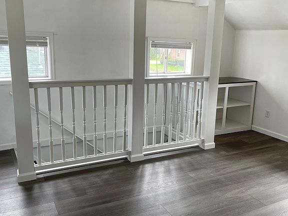 4th image of 10 Willow St #C