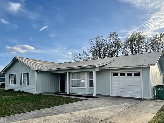2nd image of 424 Sunnyside Dr