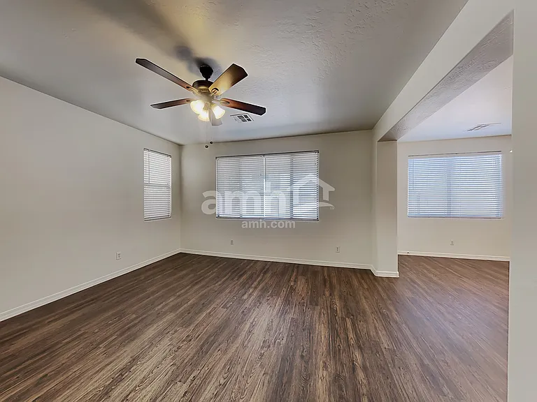 17403 W Langer Ln — Photo 6