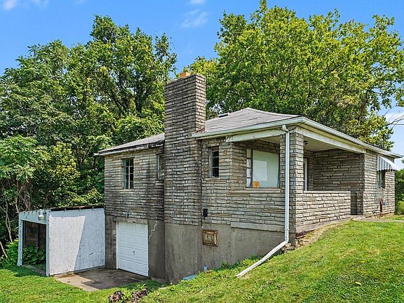 3rd image of 7520 Alexandria Pike