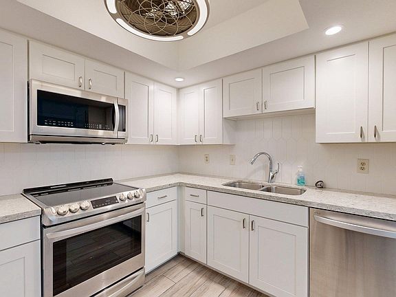 5th image of 4200 N Miller Rd Unit 309