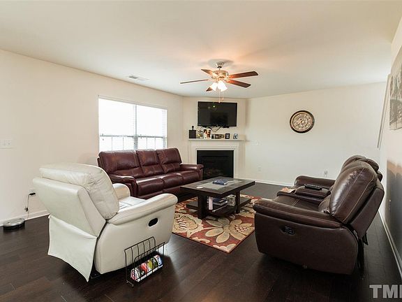 4th image of 1012 Galveston Ct