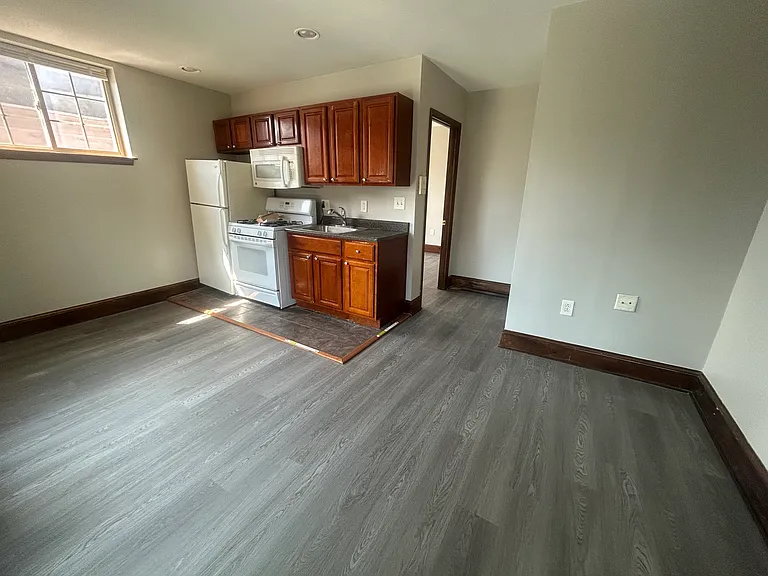 5101-21 Walnut St #200 — Photo 12