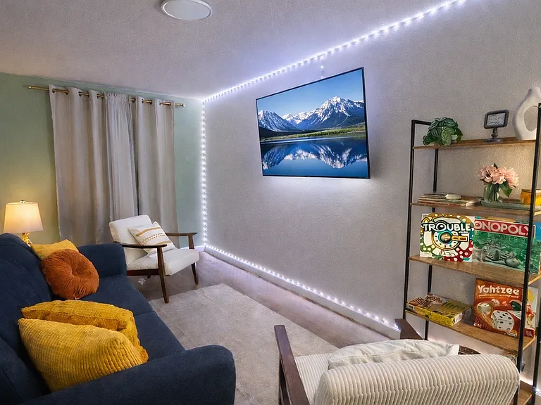 1105 W Berkeley Ct — Photo 36