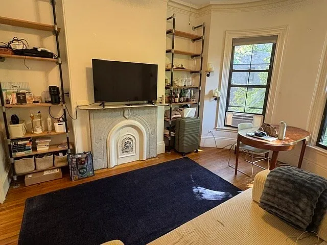 2 Wellington St #5 — Photo 8