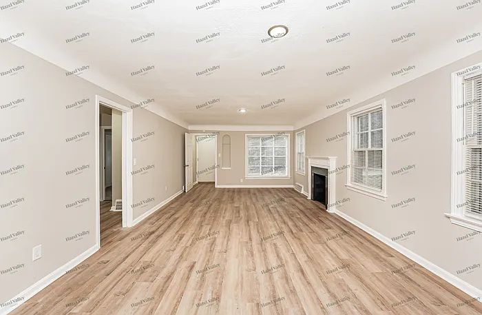 1585 Sheffield Rd — Photo 5