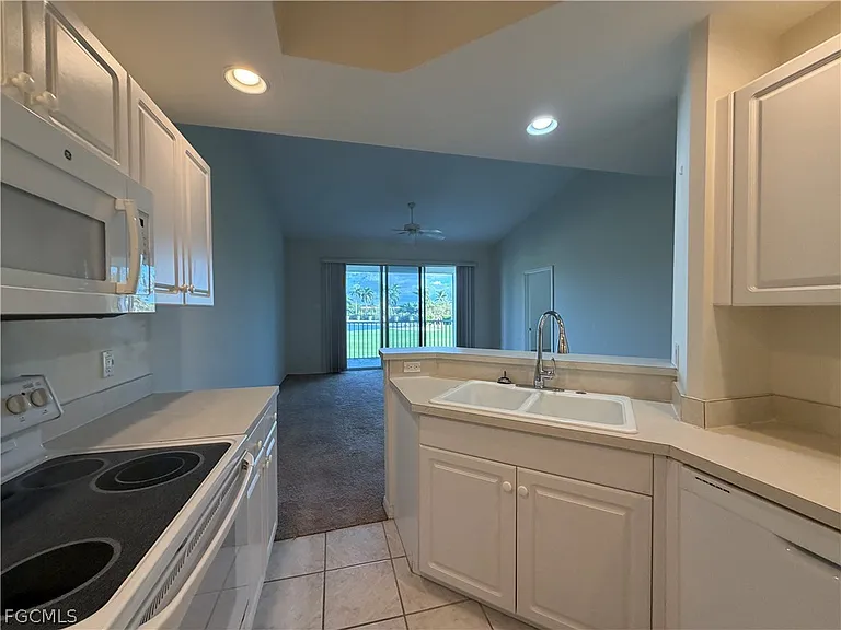 14999 Rivers Edge Ct #202 — Photo 28