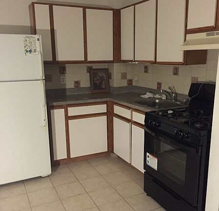 3rd image of 1015 E 213th St