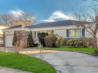 150 E Chester St, Valley Stream, NY 11580