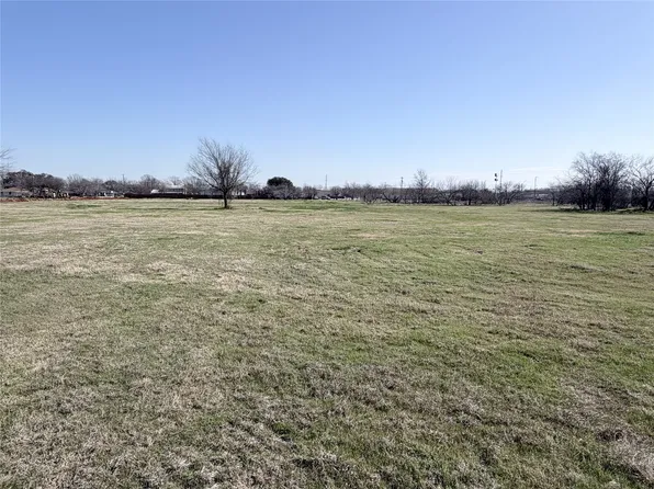 4 Lakewood Dr, Whitney, TX 76692