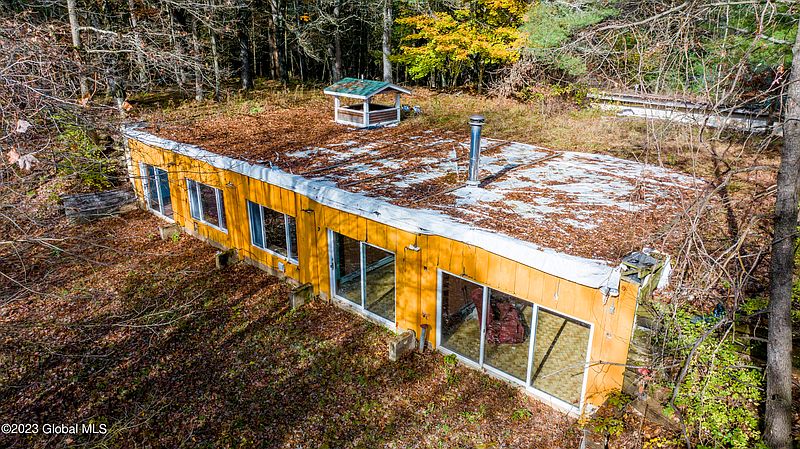 2nd image of 101 Old Schuylerville Road