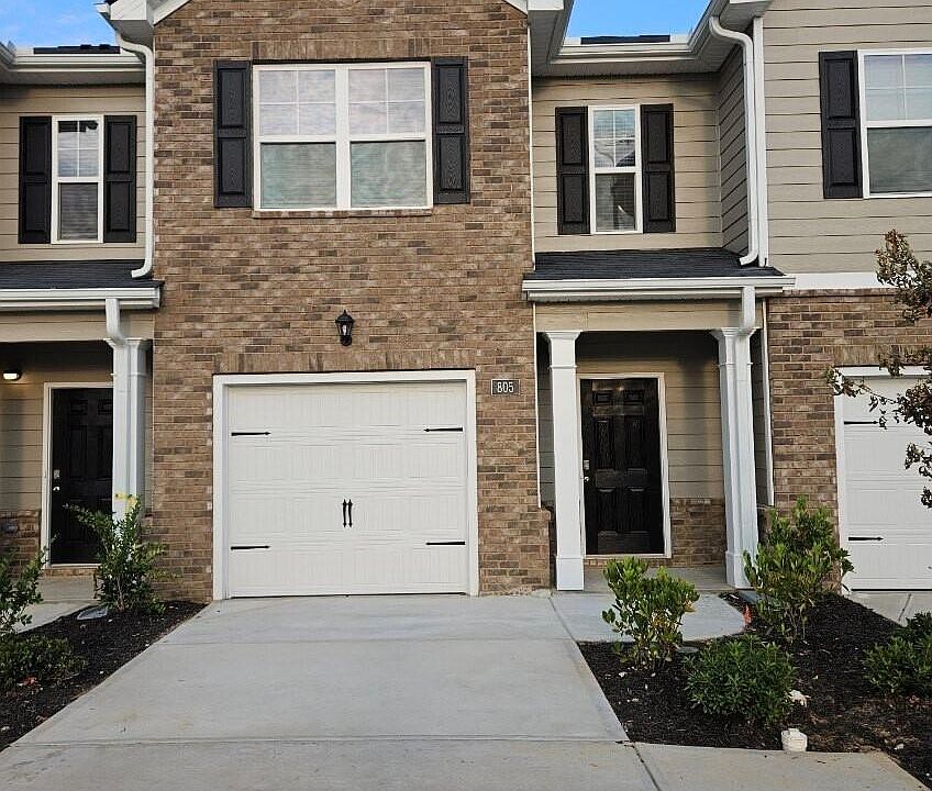 1st image of 805 Grovebury Ct