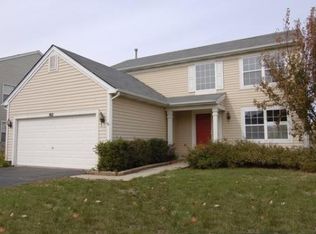562 N Haverhill Ln, South Elgin, IL 60177