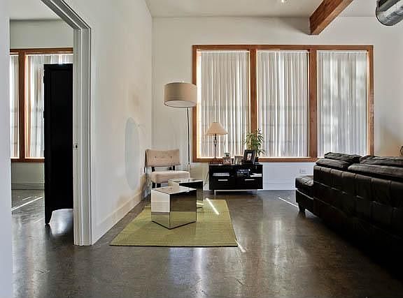 5th image of 2502 Live Oak St APT 131