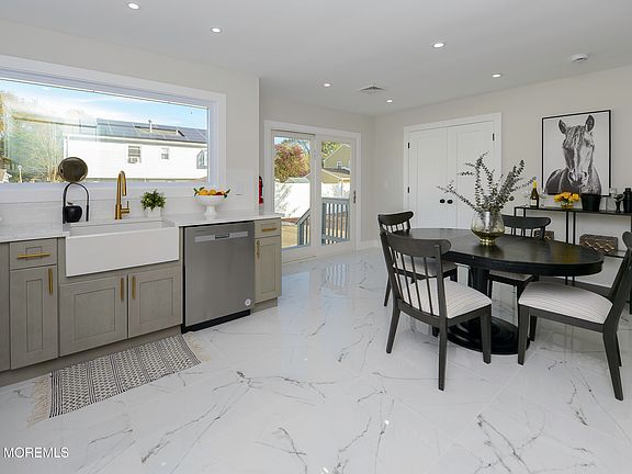 2nd image of 511 Teakwood Drive