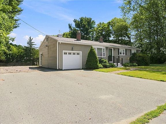 4th image of 9 Eileen Dr