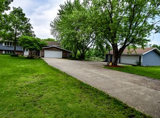 17115 S Lily Cache Rd, Plainfield, IL 60586