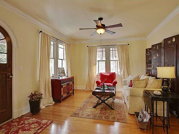 3rd image of 76 Versailles Blvd
