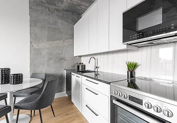 2nd image of 815 Flatbush Ave #611