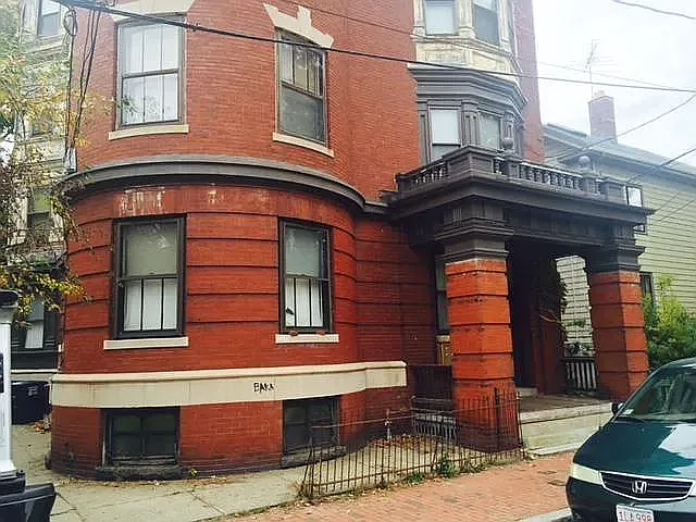 Studio, 600 sqft, $2,800 — Photo 3