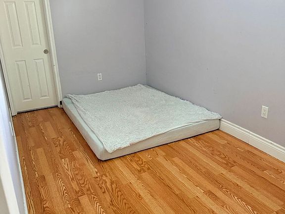 2nd image of 1150 Kipps Ln