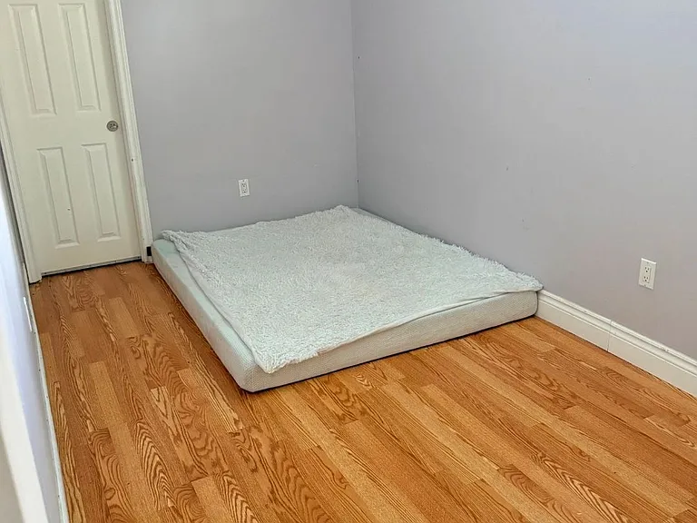 1150 Kipps Ln #UPPER — Photo 2