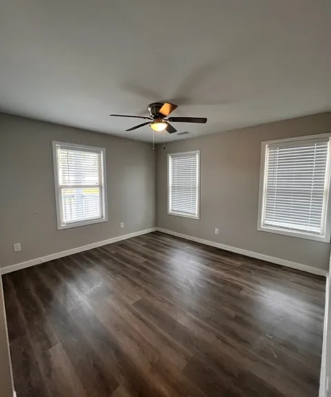 324 Adams St — Photo 11