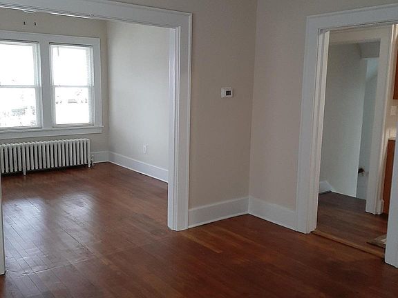 5th image of 811 Berryville Ave #1