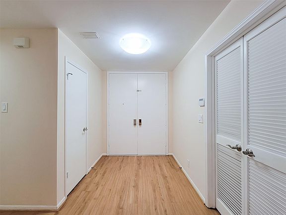 4th image of 9333 Memorial Dr APT 414